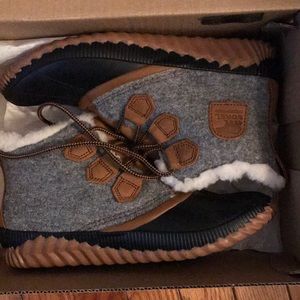 Sorel women’s out n about felt plus winter boots.